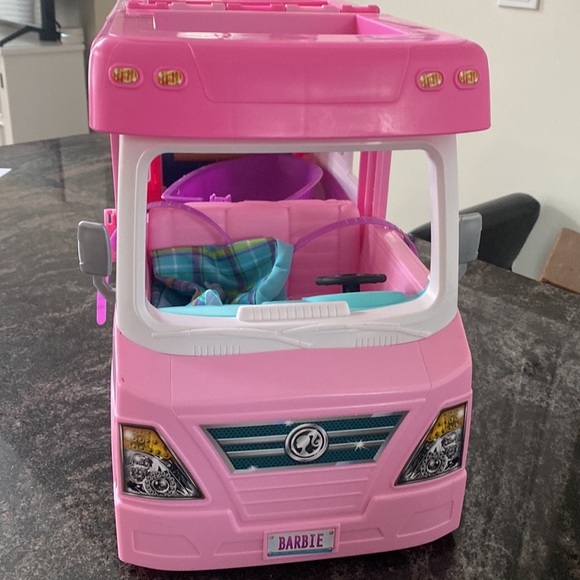 Barbie Camper RV - Picture 3 of 3